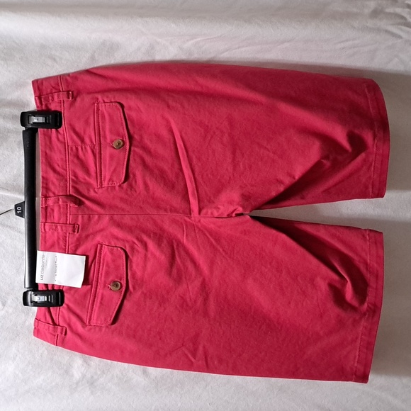 NWT LIZ CLAIBORNE Womens Bermuda shorts Sz 8 Fuchsia colored - Picture 2 of 5